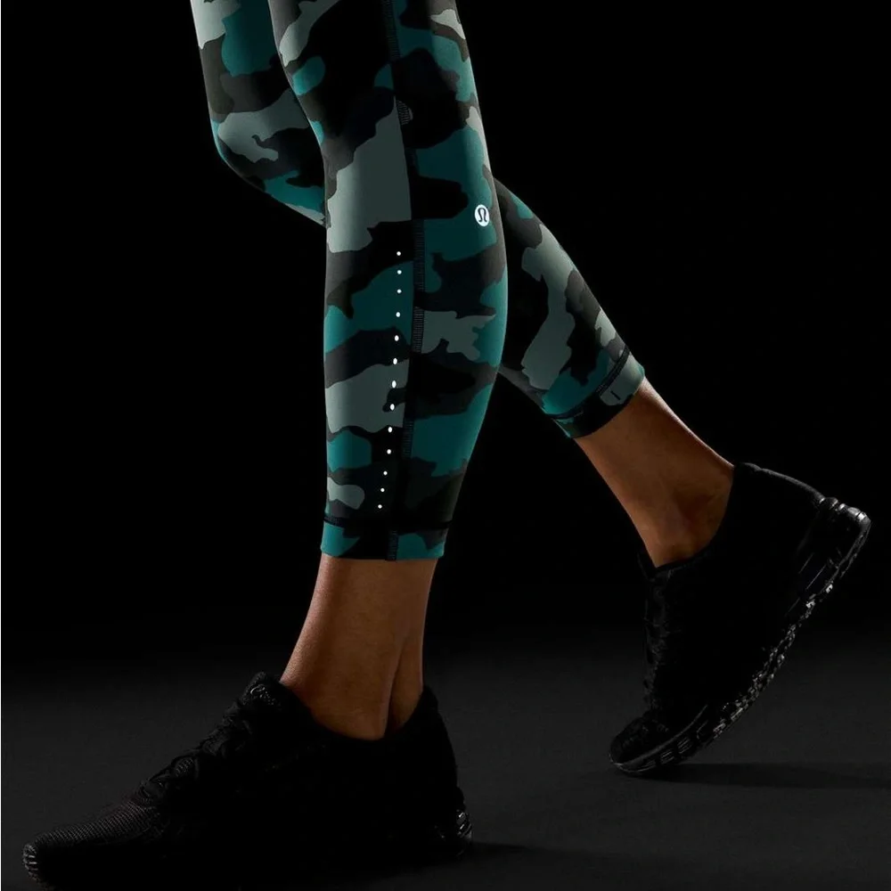 Lululemon Swift Speed High-Rise Tight 25"
Camo Tidewater Teal Size 2 - Picture 7 of 11